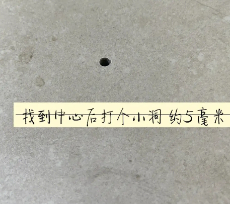 安多瓷砖空鼓维修公司专业解答在瓷砖铺贴过程中，如果砂料搅拌不均匀，将会带来以下问题